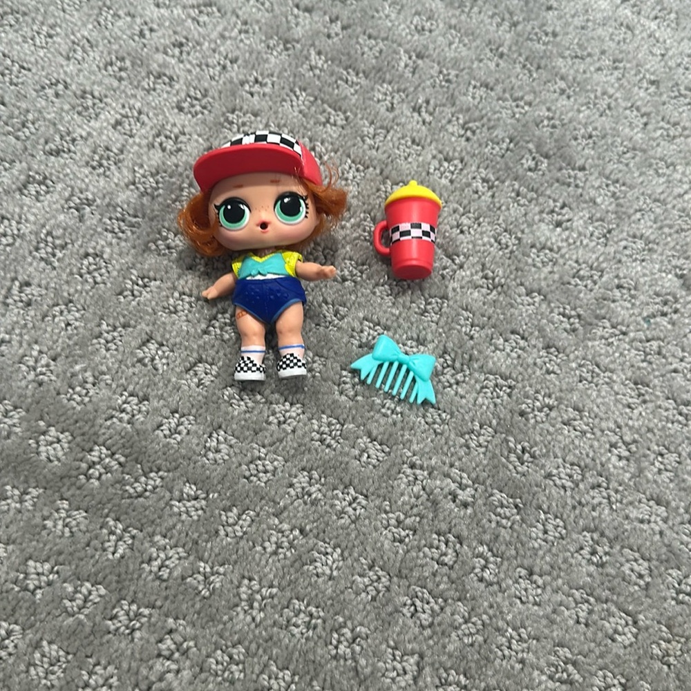 Lol surprise skater girl
